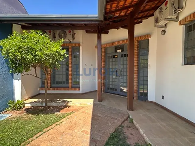 Casa com 302m², para alugar, no bairro Jardim Ribeiro em Valinhos