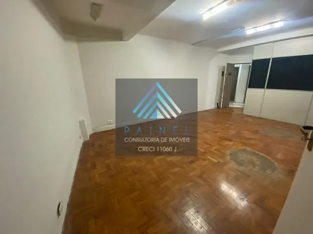 Conjunto comercial com 50m², para alugar, no bairro República em São Paulo