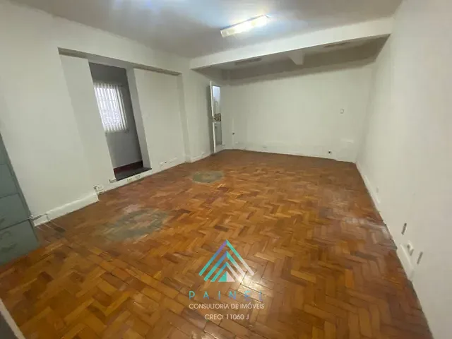 Conjunto comercial com 50m², para alugar, no bairro República em São Paulo