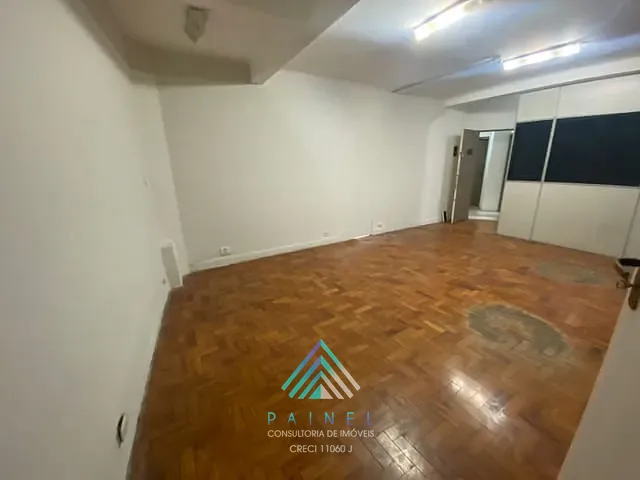 Conjunto comercial com 50m², para alugar, no bairro República em São Paulo