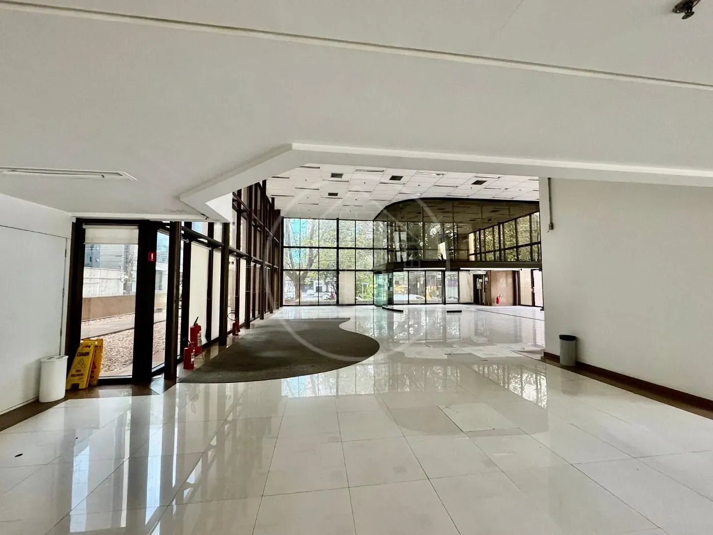 Sala-Conjunto, 1300 m² - Foto 30