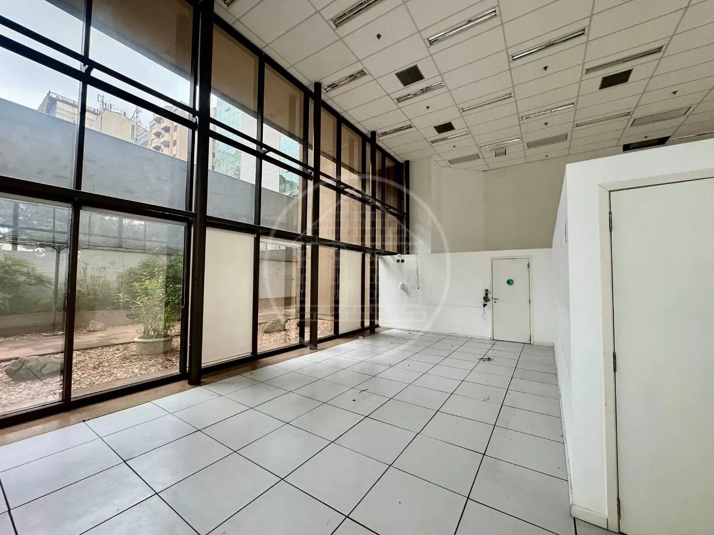 Sala-Conjunto, 1300 m² - Foto 21