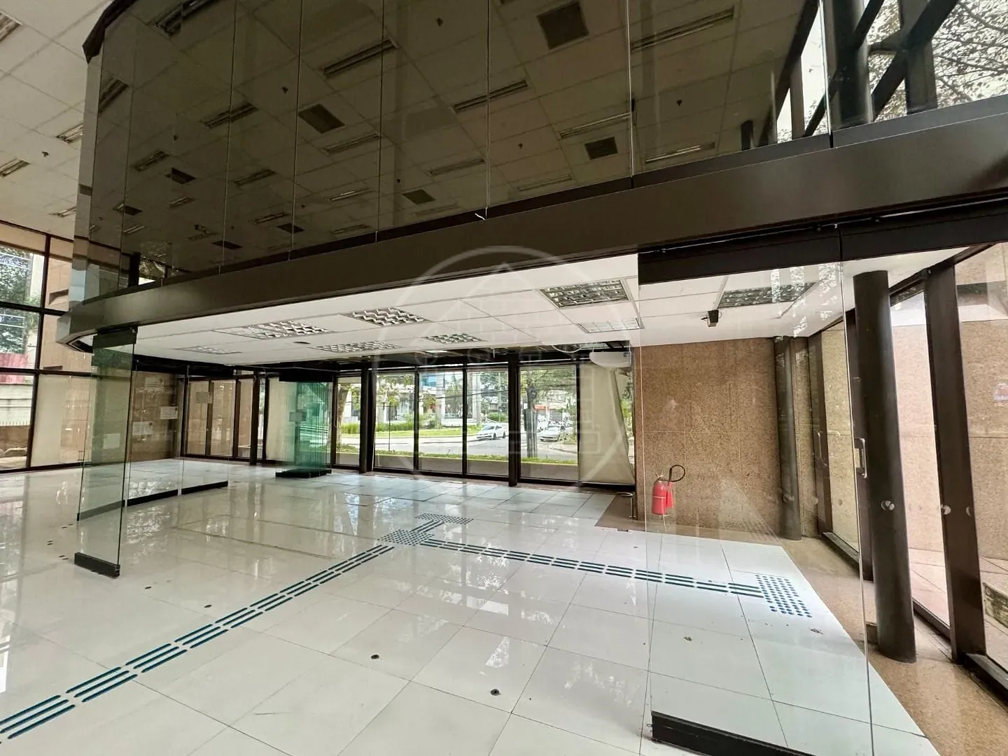 Sala-Conjunto, 1300 m² - Foto 40