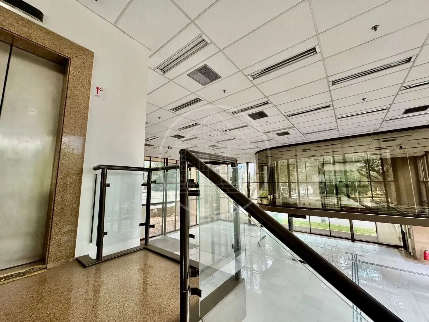Sala-Conjunto, 1300 m² - Foto 31