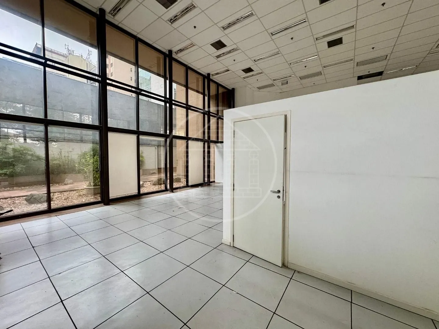 Sala-Conjunto, 1300 m² - Foto 20