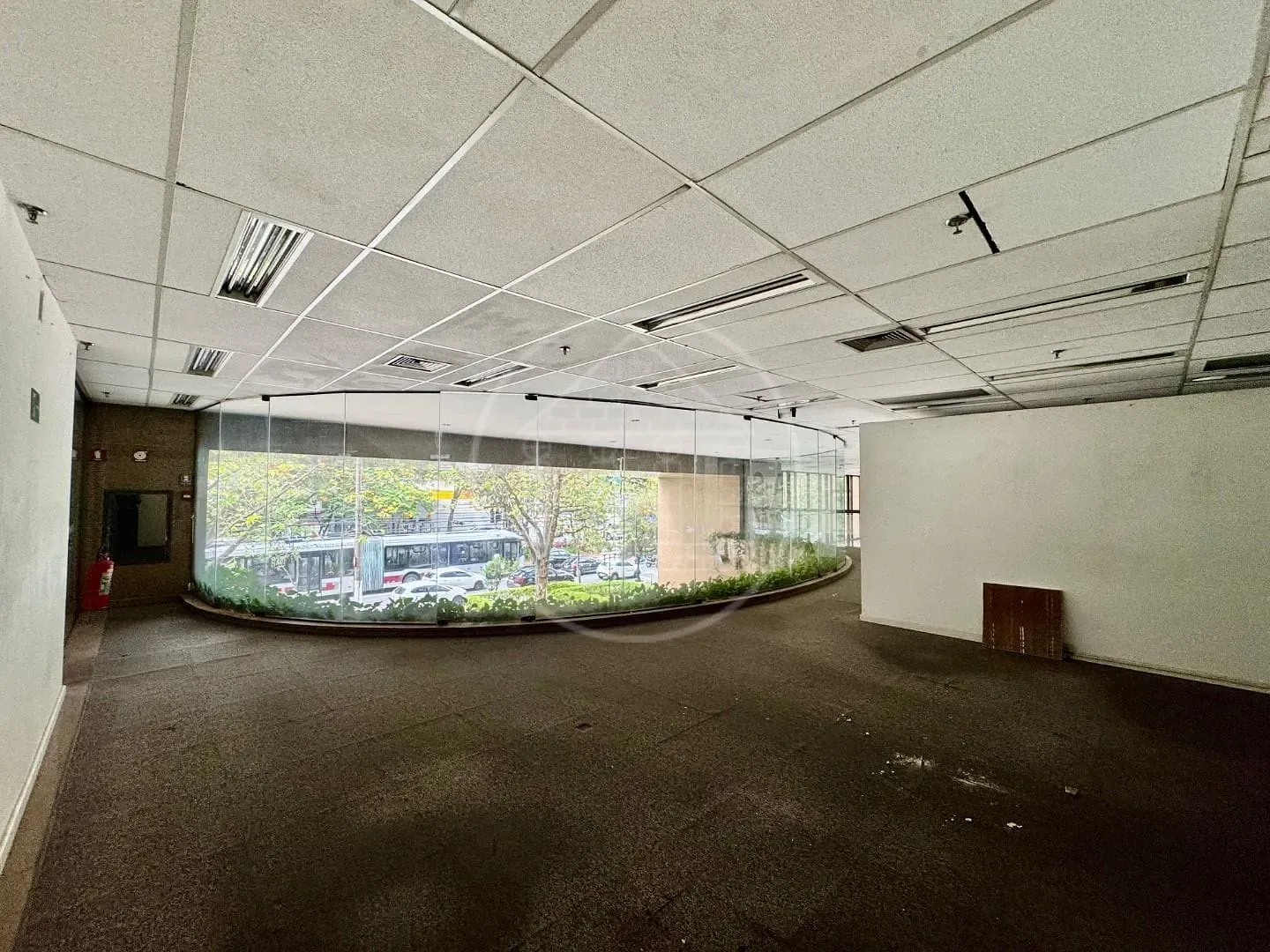Sala-Conjunto, 1300 m² - Foto 33