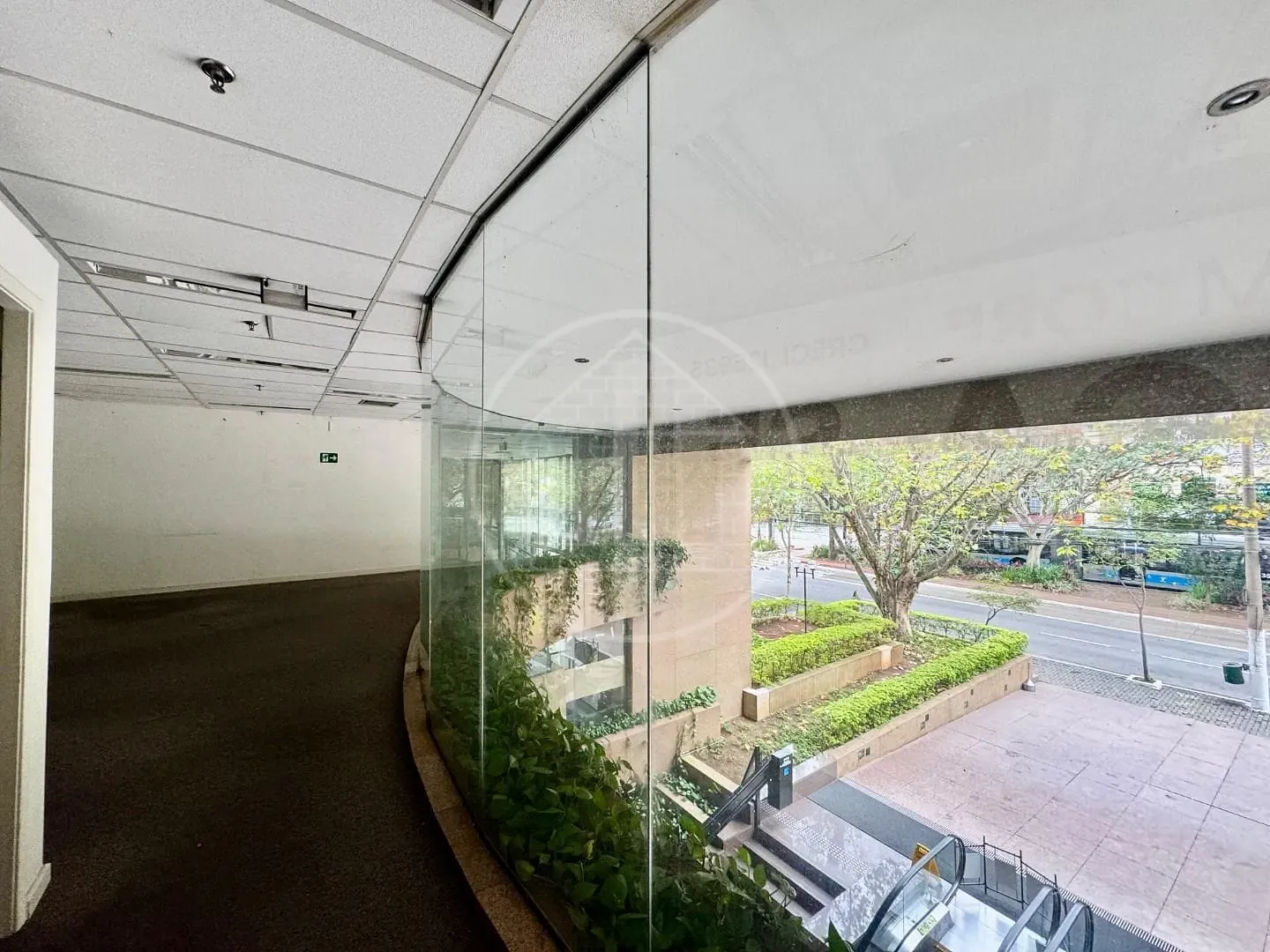 Sala-Conjunto, 1300 m² - Foto 36