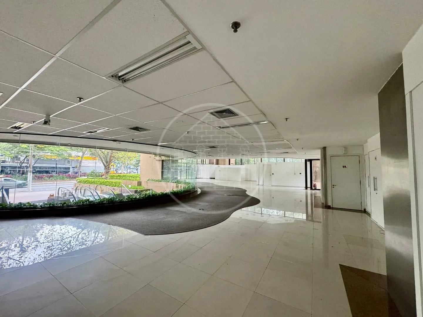 Sala-Conjunto, 1300 m² - Foto 12