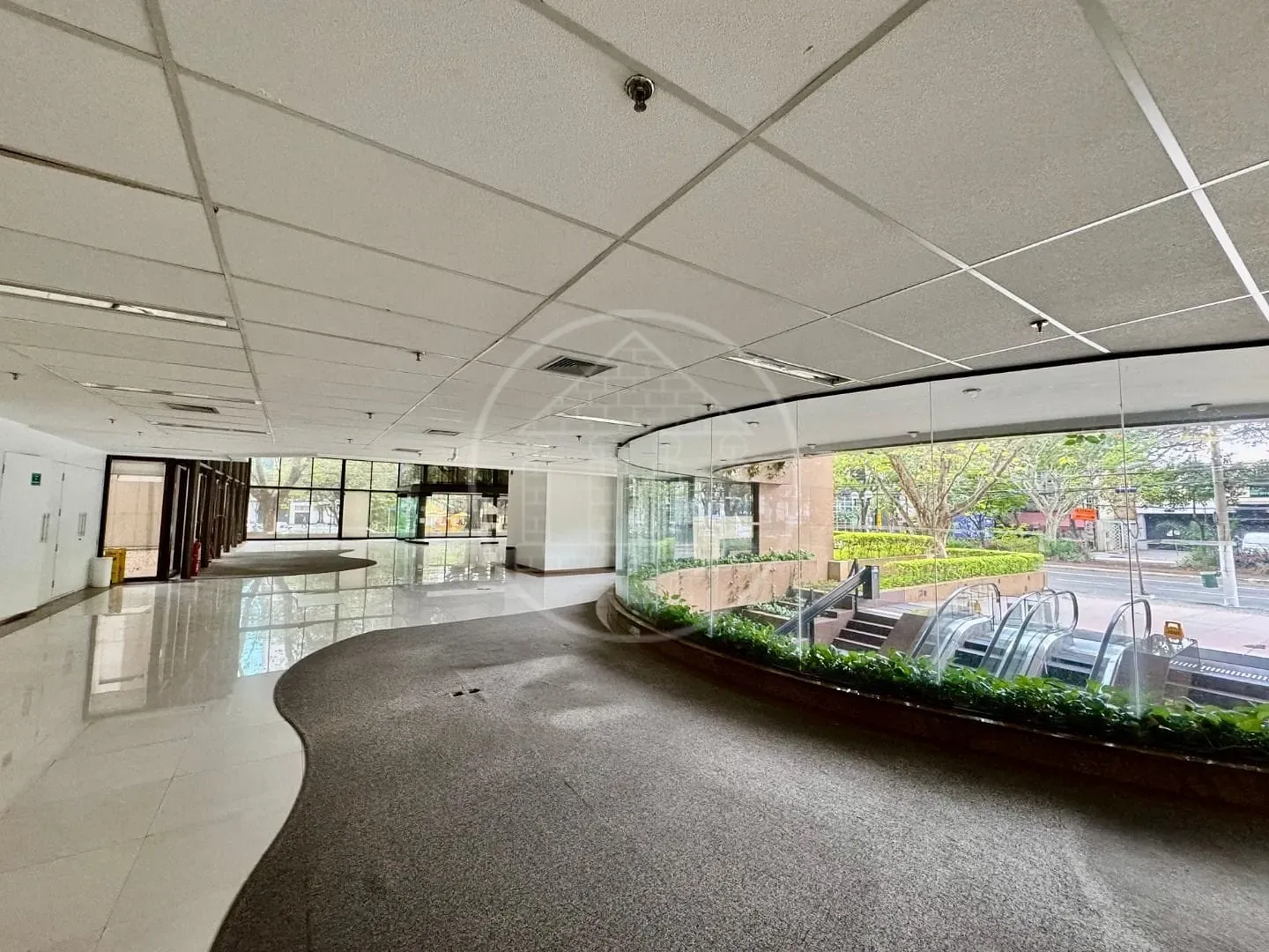 Sala-Conjunto, 1300 m² - Foto 28
