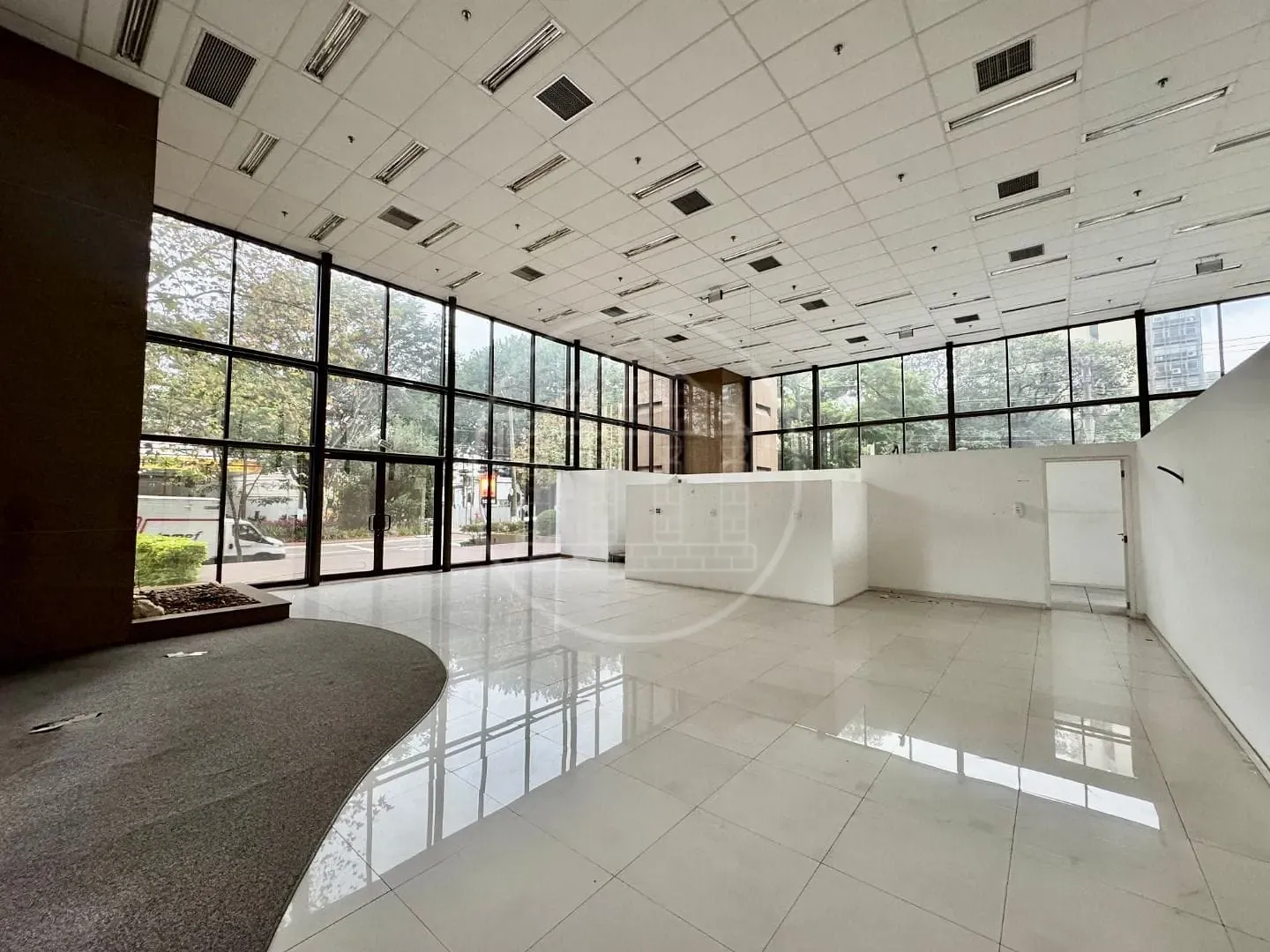Sala-Conjunto, 1300 m² - Foto 15