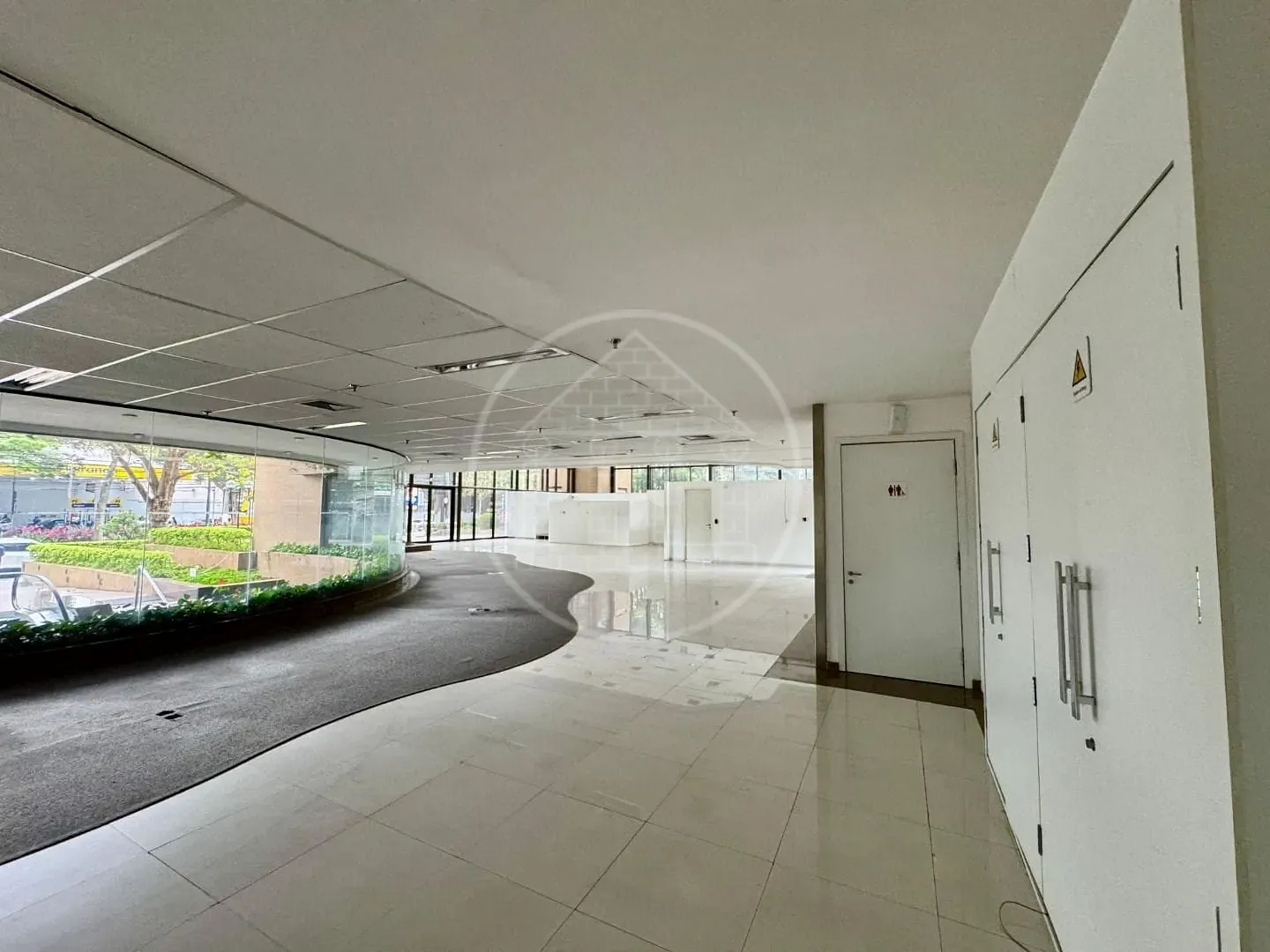 Sala-Conjunto, 1300 m² - Foto 14