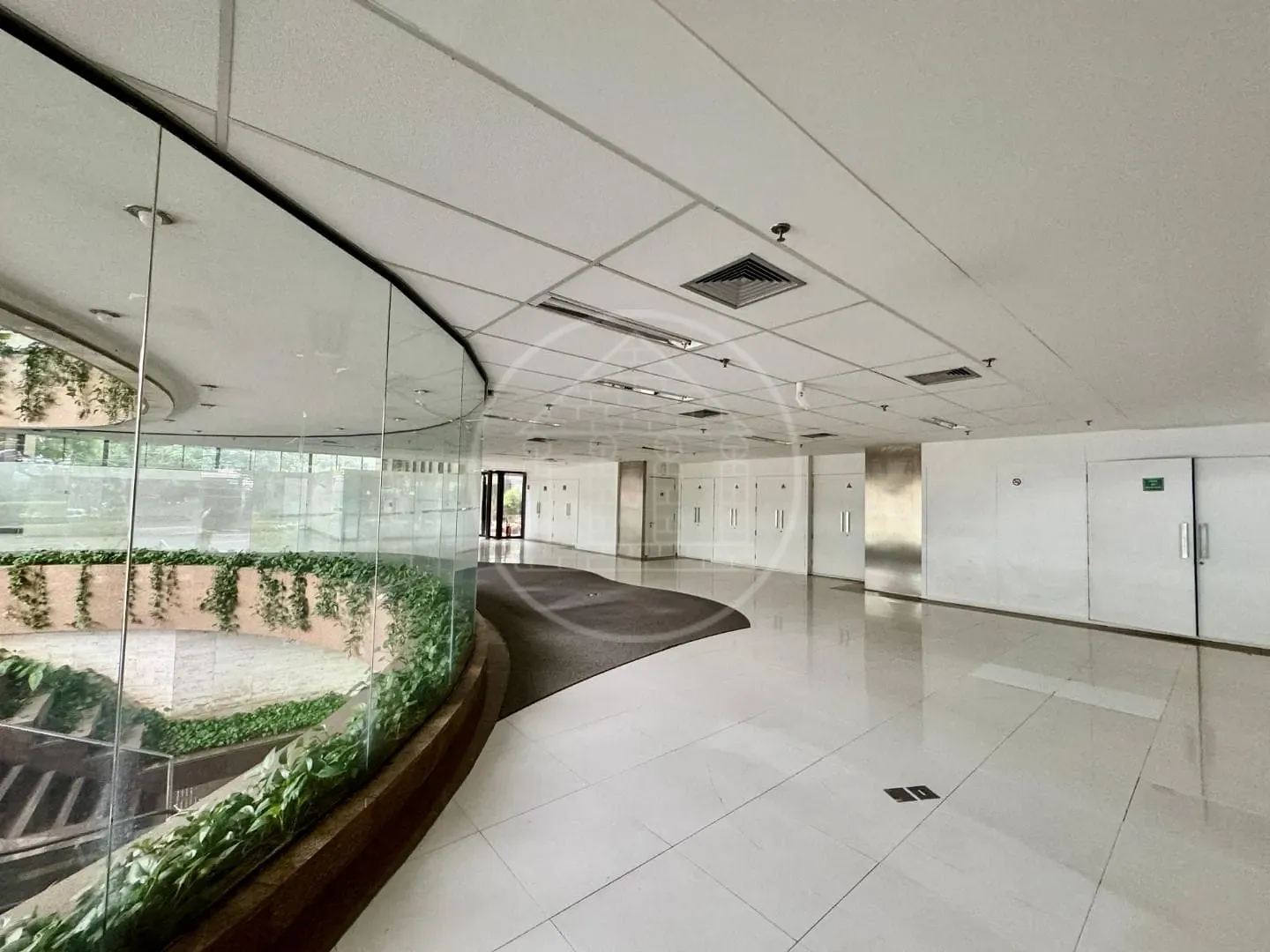 Sala-Conjunto, 1300 m² - Foto 11