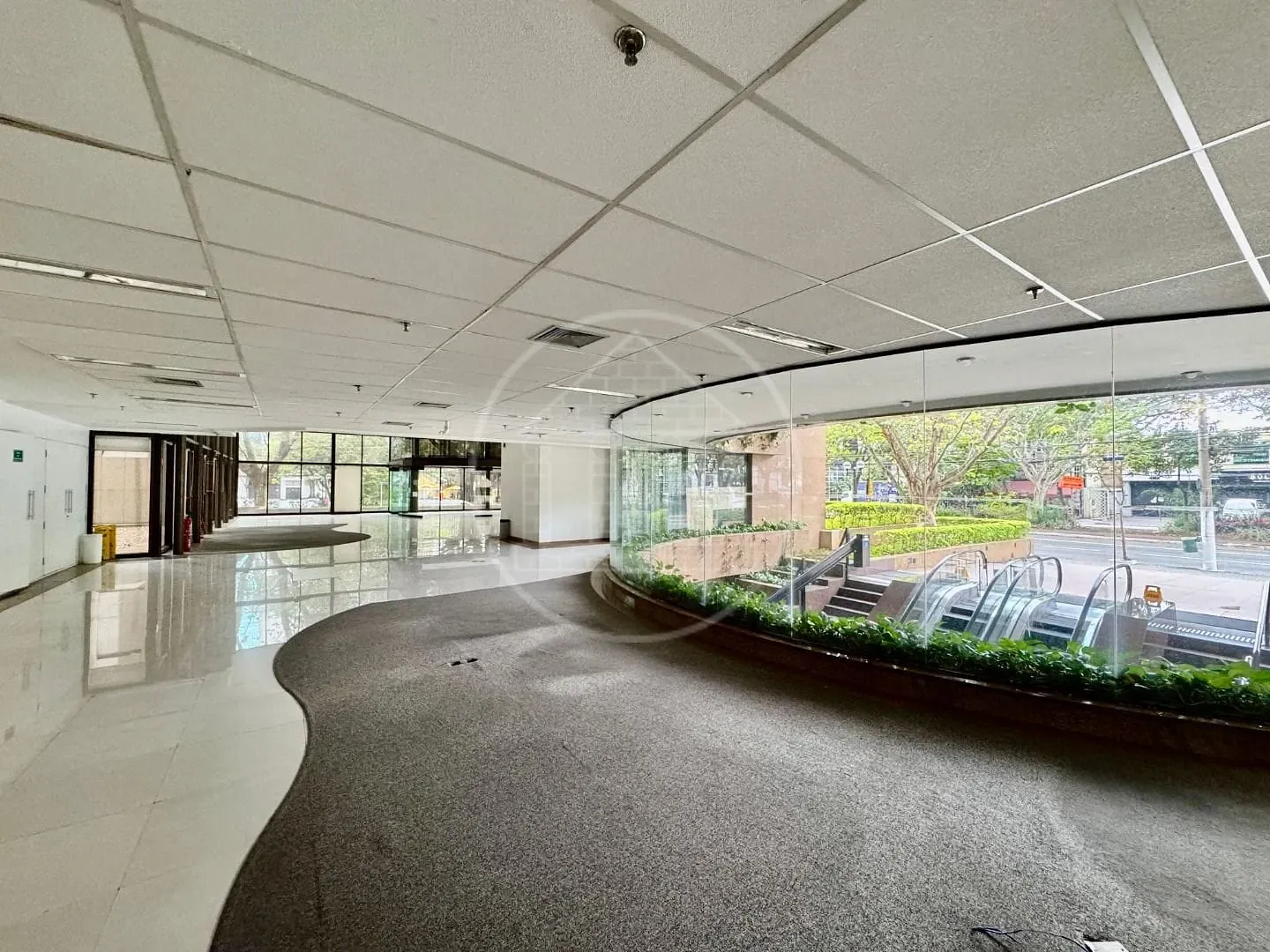 Sala-Conjunto, 1300 m² - Foto 29
