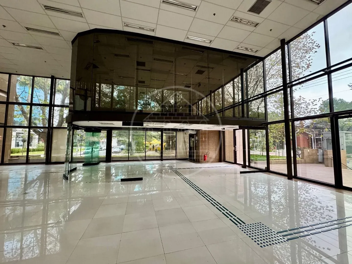Sala-Conjunto, 1300 m² - Foto 39