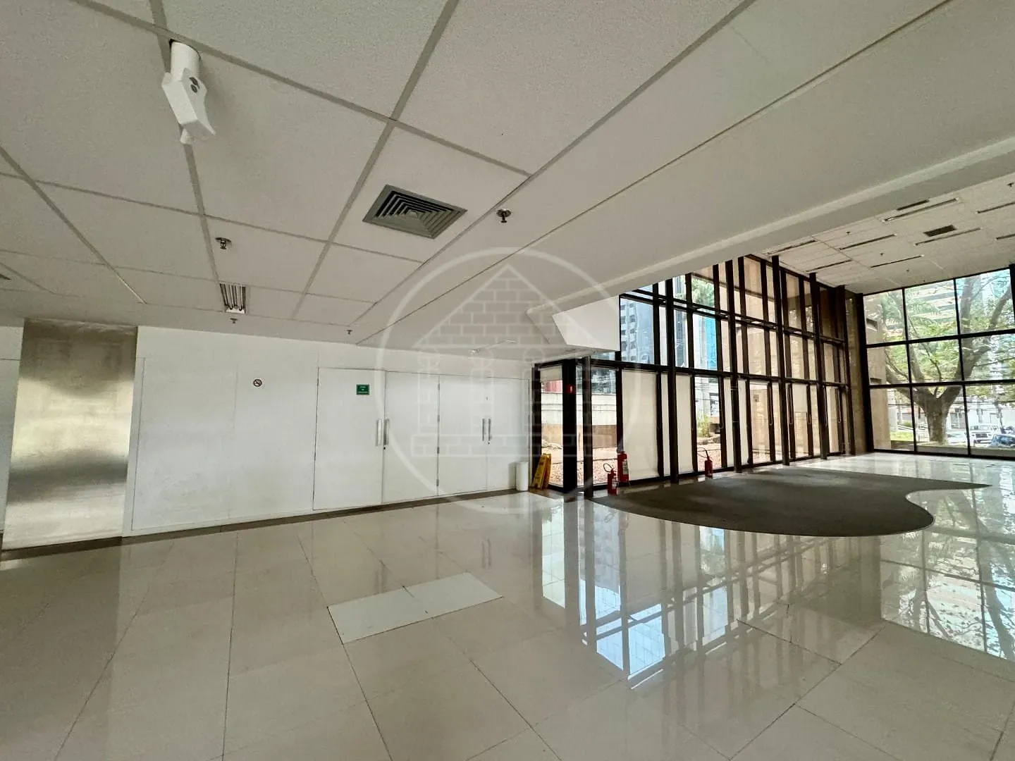 Sala-Conjunto, 1300 m² - Foto 13