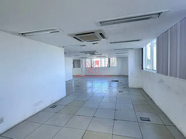 Conjunto comercial para alugar, no bairro Enseada do Suá em Vitória