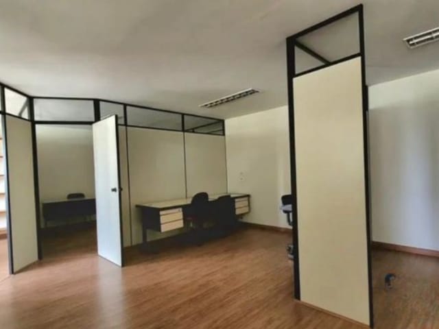Conjunto comercial com 138m², à venda, no bairro Vila Bastos em Santo André