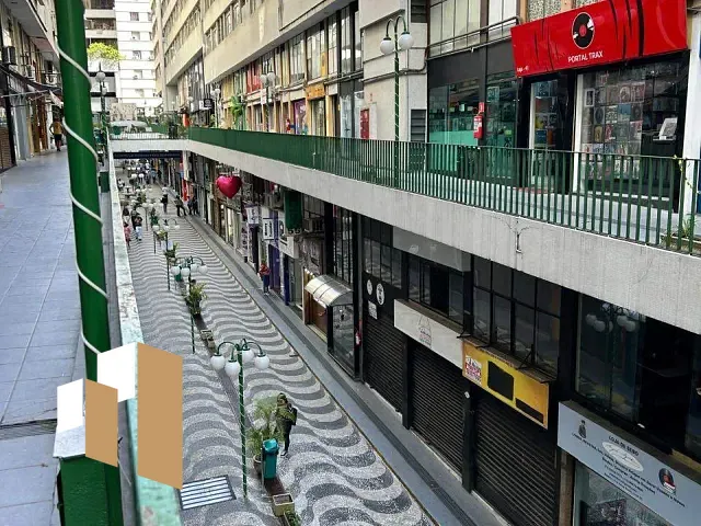 Conjunto comercial com 30m², à venda, no bairro República em São Paulo