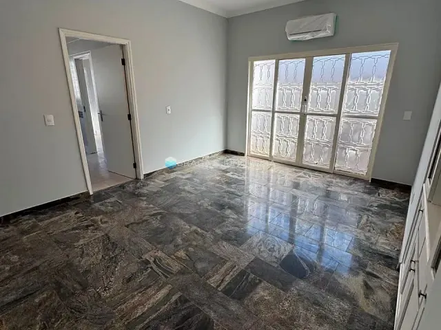 Casa com 450m², para alugar, no bairro Jd. Fernandes em São José do Rio Preto