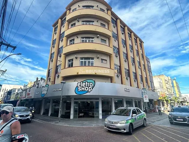 Conjunto comercial com 2000m², para alugar, no bairro Centro em Campos dos Goytacazes