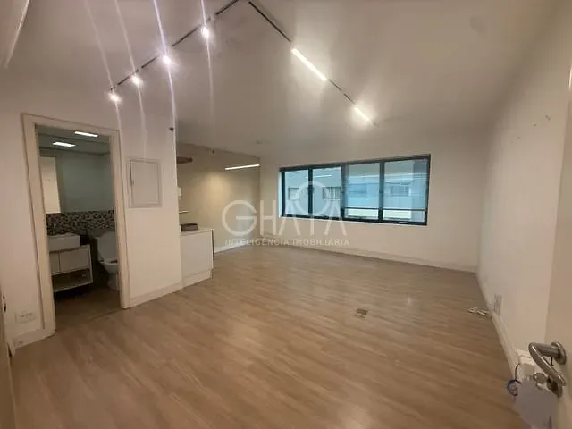 Conjunto comercial para alugar, no bairro Moema em São Paulo