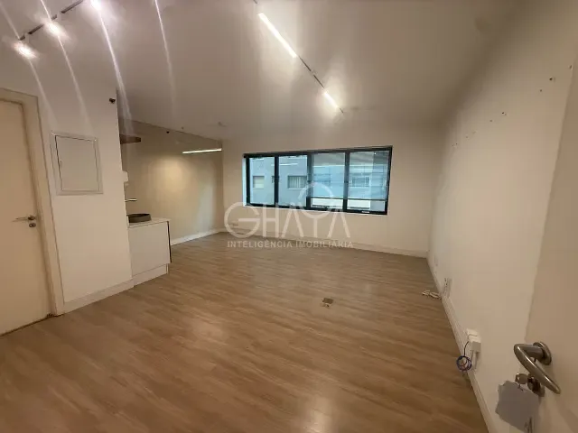 Conjunto comercial para alugar, no bairro Moema em São Paulo