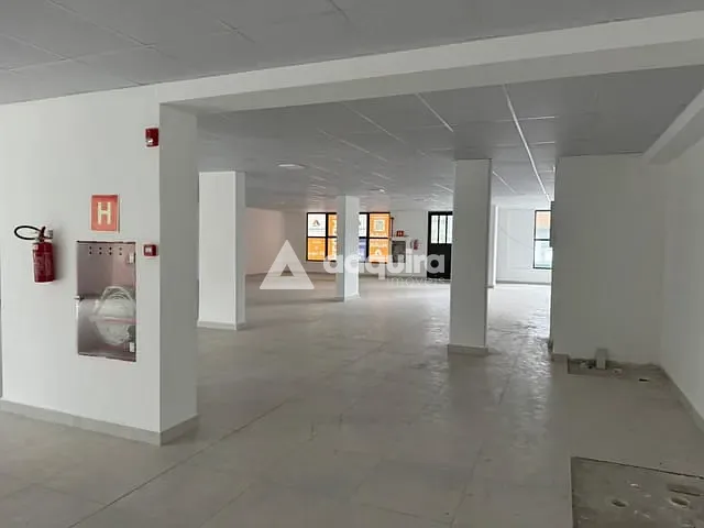 Conjunto comercial com 1314m², para alugar, no bairro Centro em Ponta Grossa