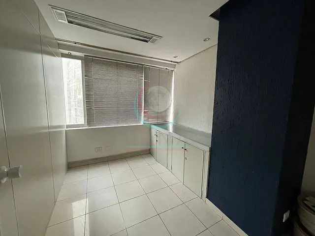 Conjunto comercial à venda, no bairro República em São Paulo