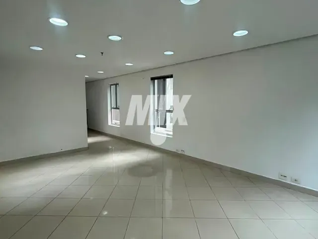 Conjunto comercial à venda, no bairro Vila Nova Conceição em São Paulo