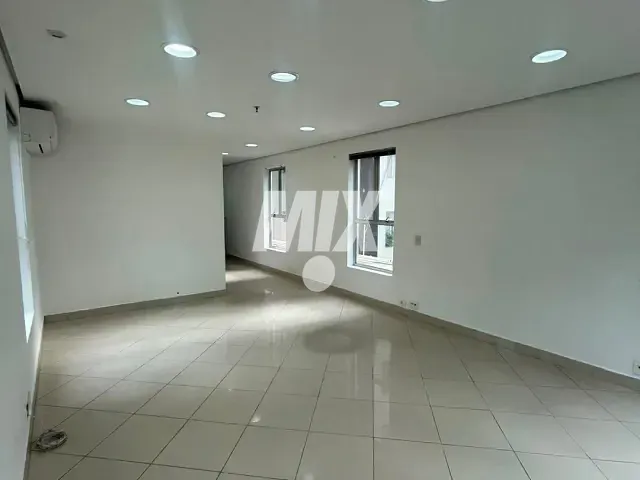 Conjunto comercial à venda, no bairro Vila Nova Conceição em São Paulo