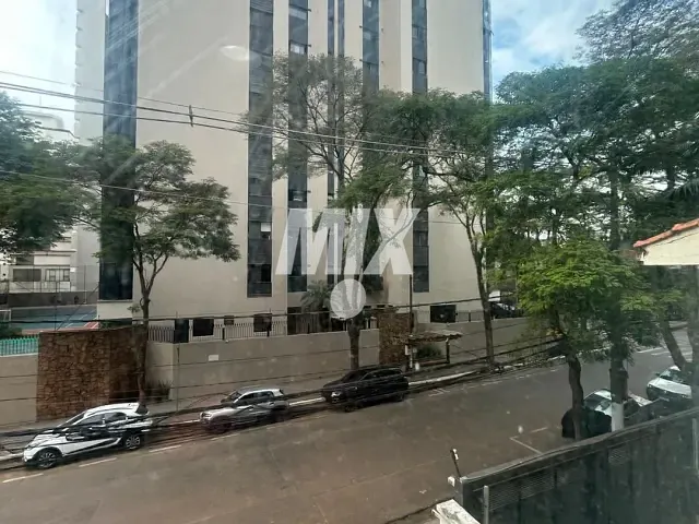 Conjunto comercial à venda, no bairro Vila Nova Conceição em São Paulo