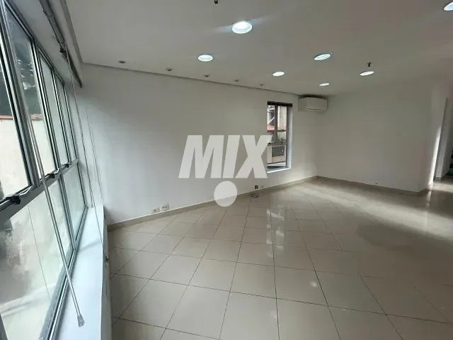 Conjunto comercial à venda, no bairro Vila Nova Conceição em São Paulo