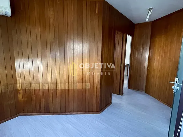Sala à venda, no bairro Moinhos de Vento em Porto Alegre