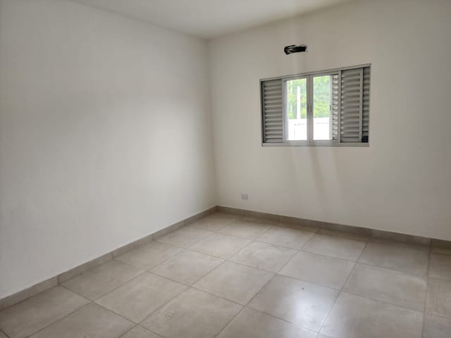 Foto do Conjunto comercial - Sala 06 comercial com 15 metros quadrados , localizada em um conjunto comercial no Jardim Niero, Louveira, SP | Ravazi Imóveis