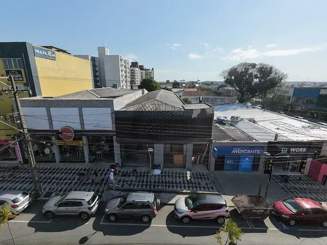Conjunto comercial com 377m², para alugar, no bairro Pinheirinho em Curitiba