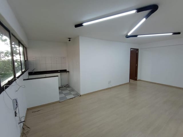 Conjunto comercial com 90m², à venda, no bairro Cidade Ademar em São Paulo