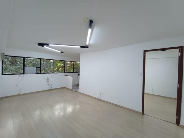 Conjunto comercial com 90m², à venda, no bairro Cidade Ademar em São Paulo