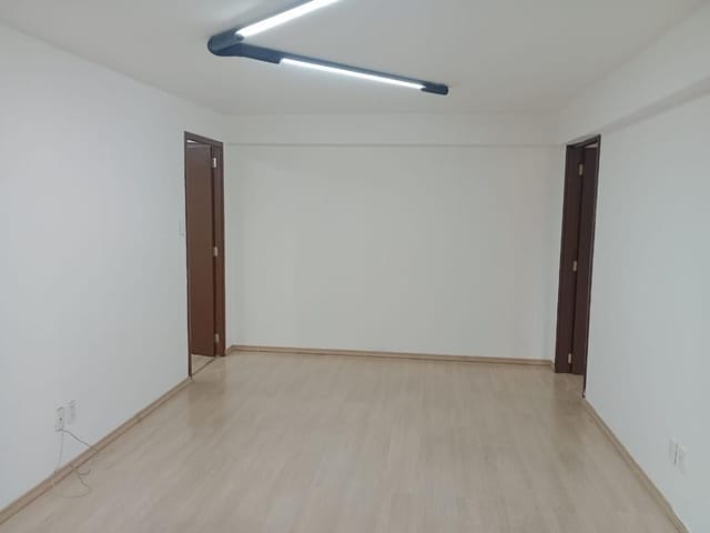 Conjunto comercial com 90m², à venda, no bairro Cidade Ademar em São Paulo