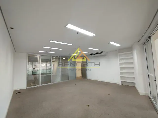 Conjunto comercial com 167m², para alugar, no bairro Cerqueira César em São Paulo