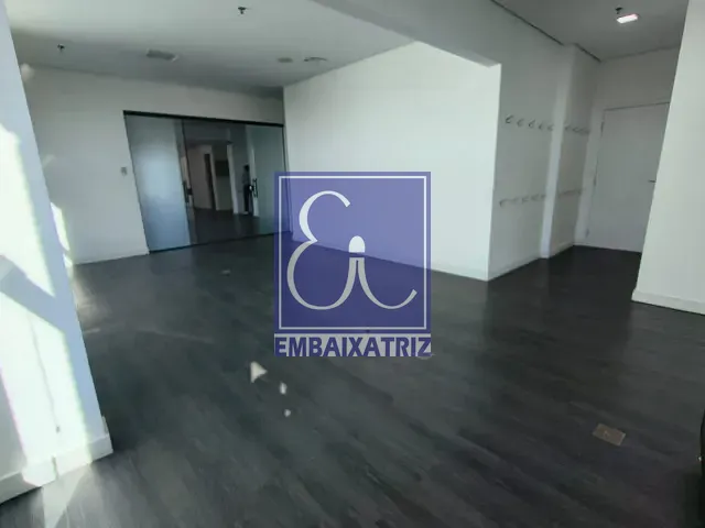 Conjunto comercial com 190m², para alugar, no bairro Jardim das Colinas em São José dos Campos