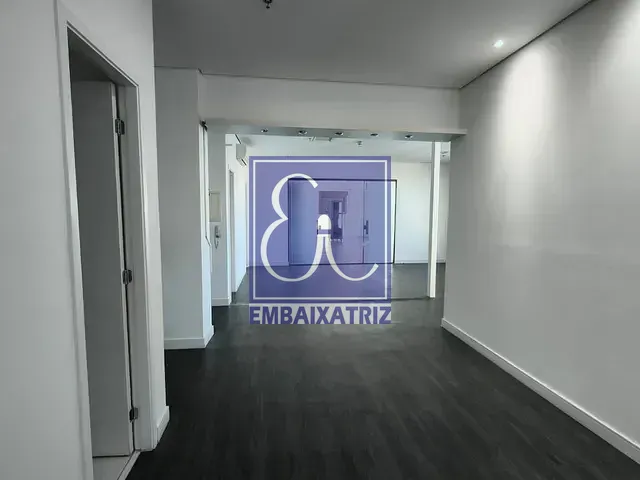 Conjunto comercial com 190m², para alugar, no bairro Jardim das Colinas em São José dos Campos