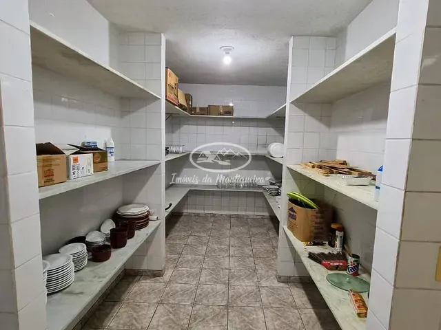 Conjunto comercial com 4250m², à venda, no bairro Fazendinha (Penedo) em Itatiaia