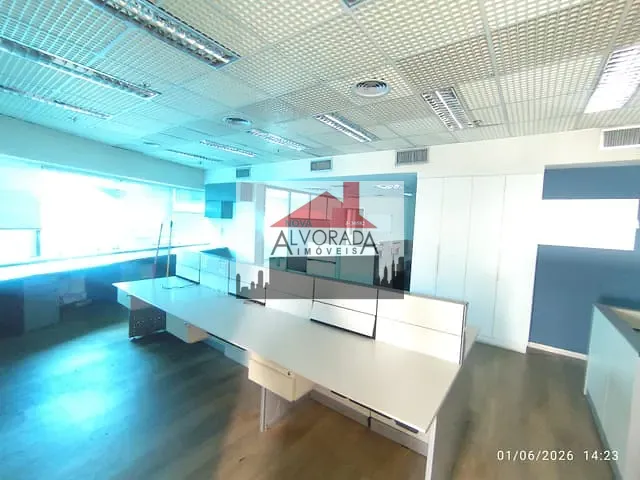 Conjunto comercial com 195m², para alugar, no bairro Pinheiros em São Paulo
