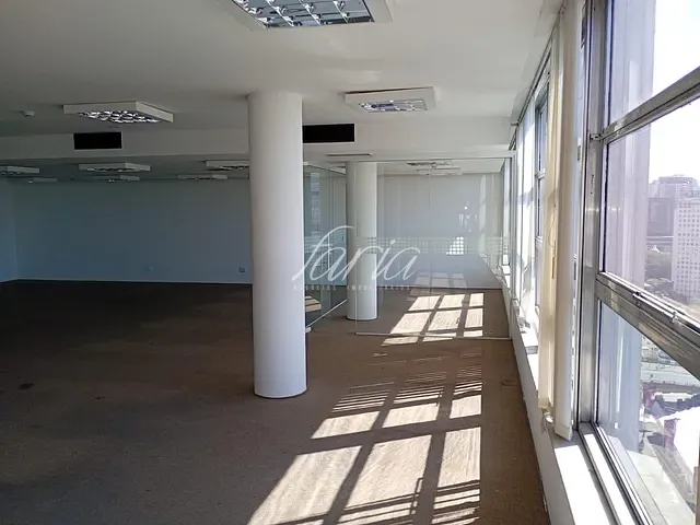 Conjunto comercial com 270m², à venda, no bairro Centro em São Paulo