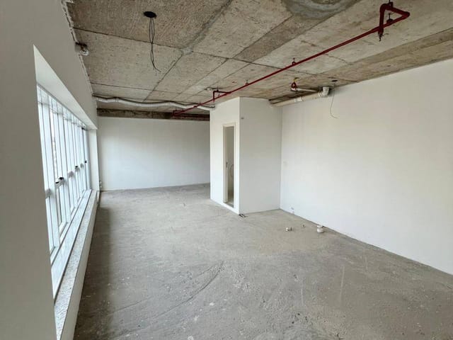 Conjunto comercial com 91m², à venda, no bairro Liberdade em São Paulo