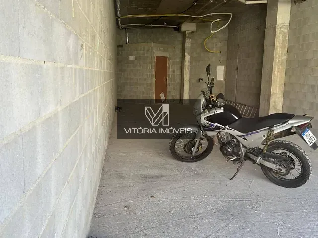 Conjunto comercial com 157m², para alugar, no bairro Mata da Praia em Vitória