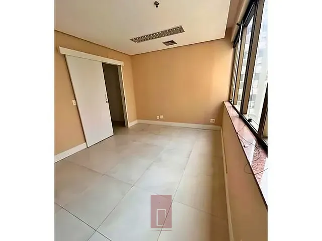 Conjunto comercial com 30m², à venda, no bairro Paraíso em São Paulo