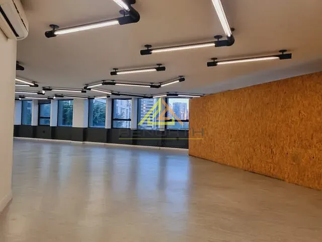 Conjunto comercial com 286m², para alugar, no bairro Vila Olímpia em São Paulo