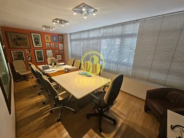 Conjunto comercial com 250m², à venda, no bairro Consolação em São Paulo