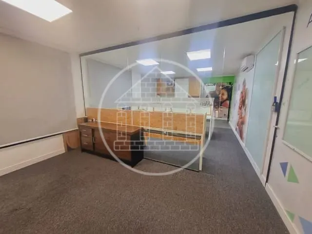 Conjunto comercial com 46m², para alugar, no bairro Vila Olímpia em São Paulo